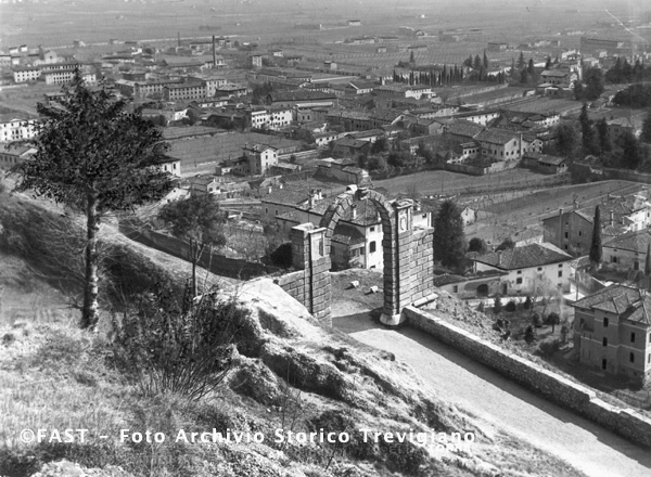 Ceneda, Arco del Cardinale Della Torre